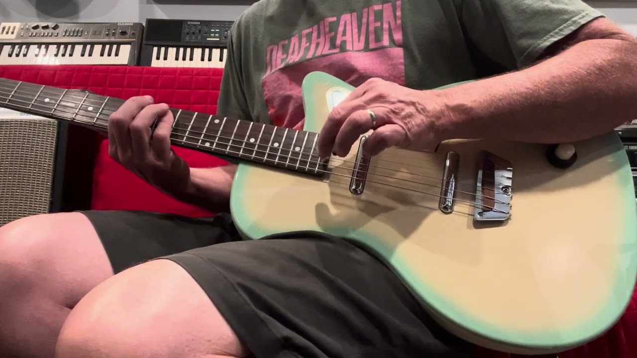 1999 Danelectro 56-U2 Aqua Burst 1st Reissue MIK Korea - YouTube