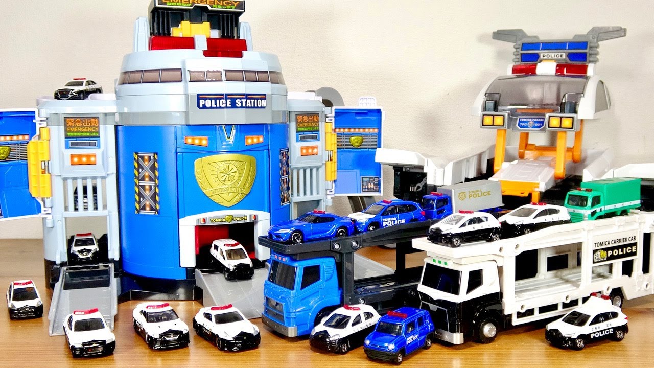 Send out the Patrol Car Tomica in one go! Transforms all around