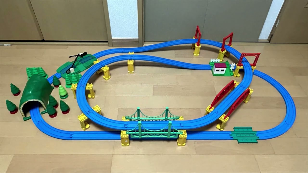 プラレール簡単レイアウト】立体編〔08〕 8の字を折りたたんで