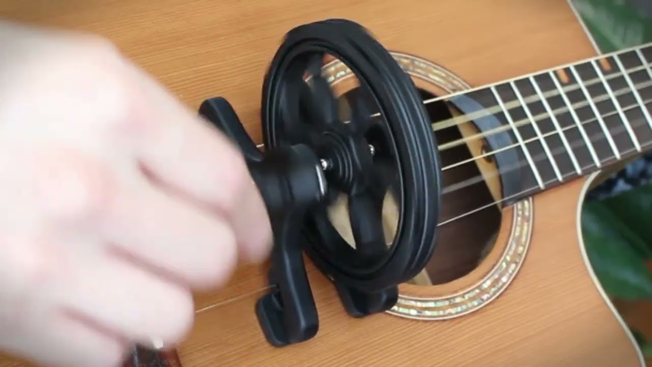 Cantareel™（カンタリール）│ 回して演奏するギターアタッチメント