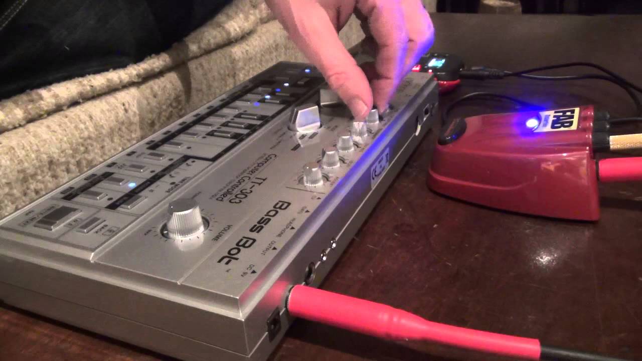 Cyclone Analogic TT-303 Bass Bot Demo no.1 - YouTube