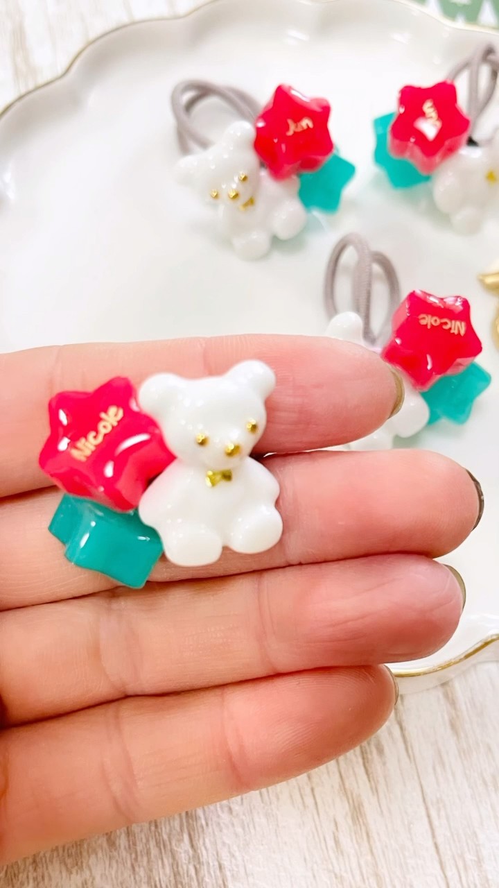クリスマスカラーで作るくまちゃんヘアゴム🐻ツインテールにも