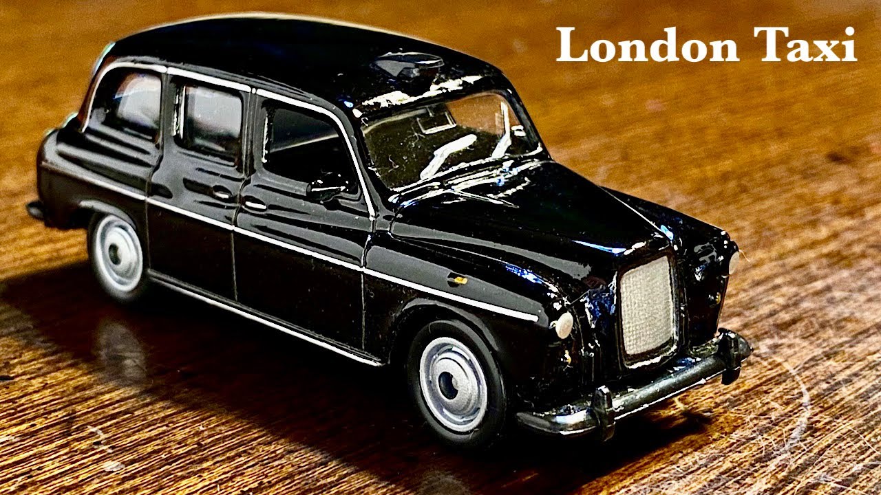 新製品 ミニカー 開封】ロンドンタクシー／Austin FX4【トイザらス