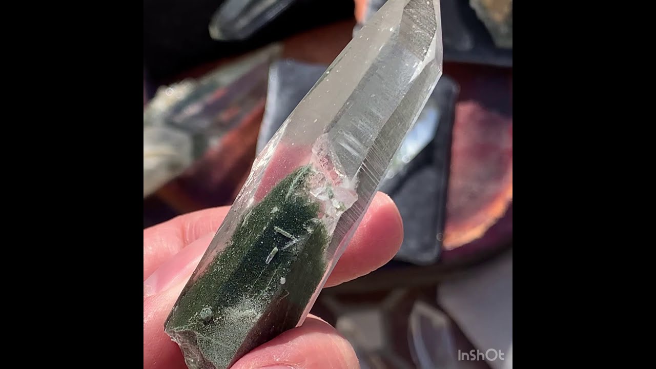 最高品質・ガネッシュヒマール産]ヒマラヤ水晶原石ナチュラルポイント