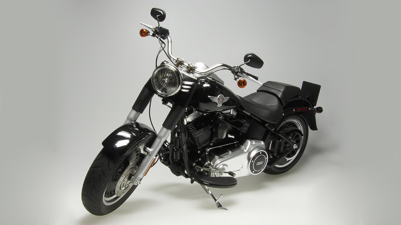 Building and upgrading the 1:6 Tamiya Harley Davidson FLSTFB Fat