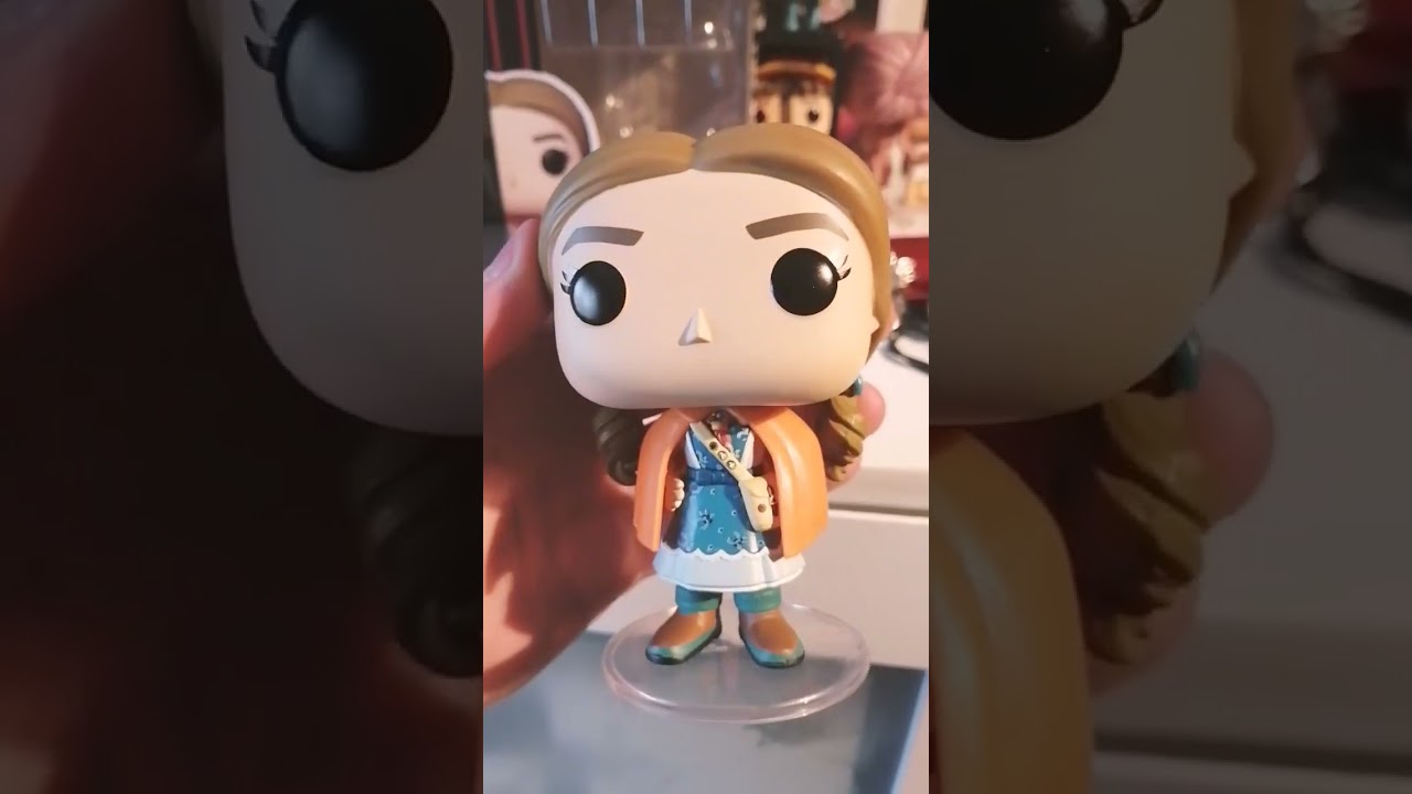 Holly the Heroic Funko Pop: 1810 #strangerthings - YouTube