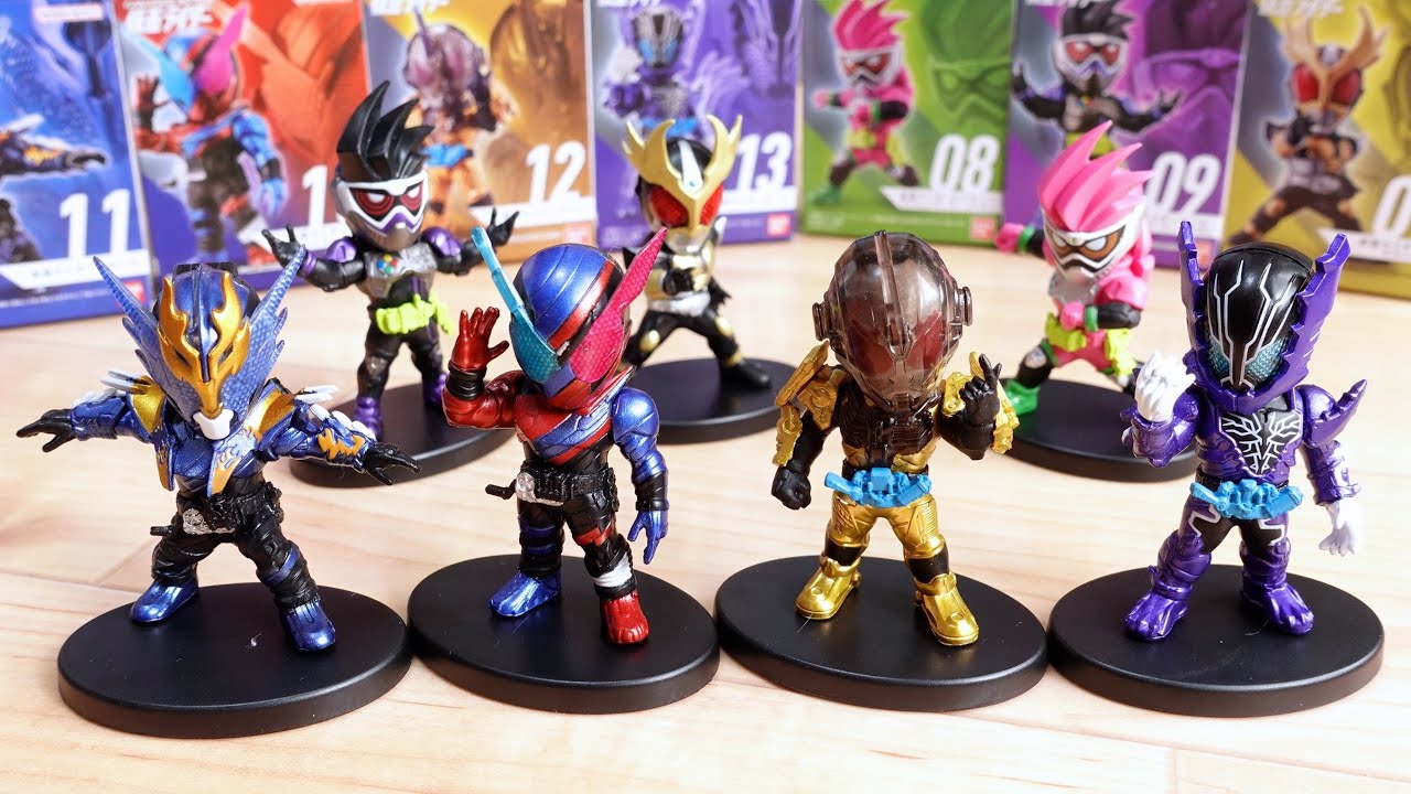 The four main Build riders are all here! 590 yen each Candy Toy