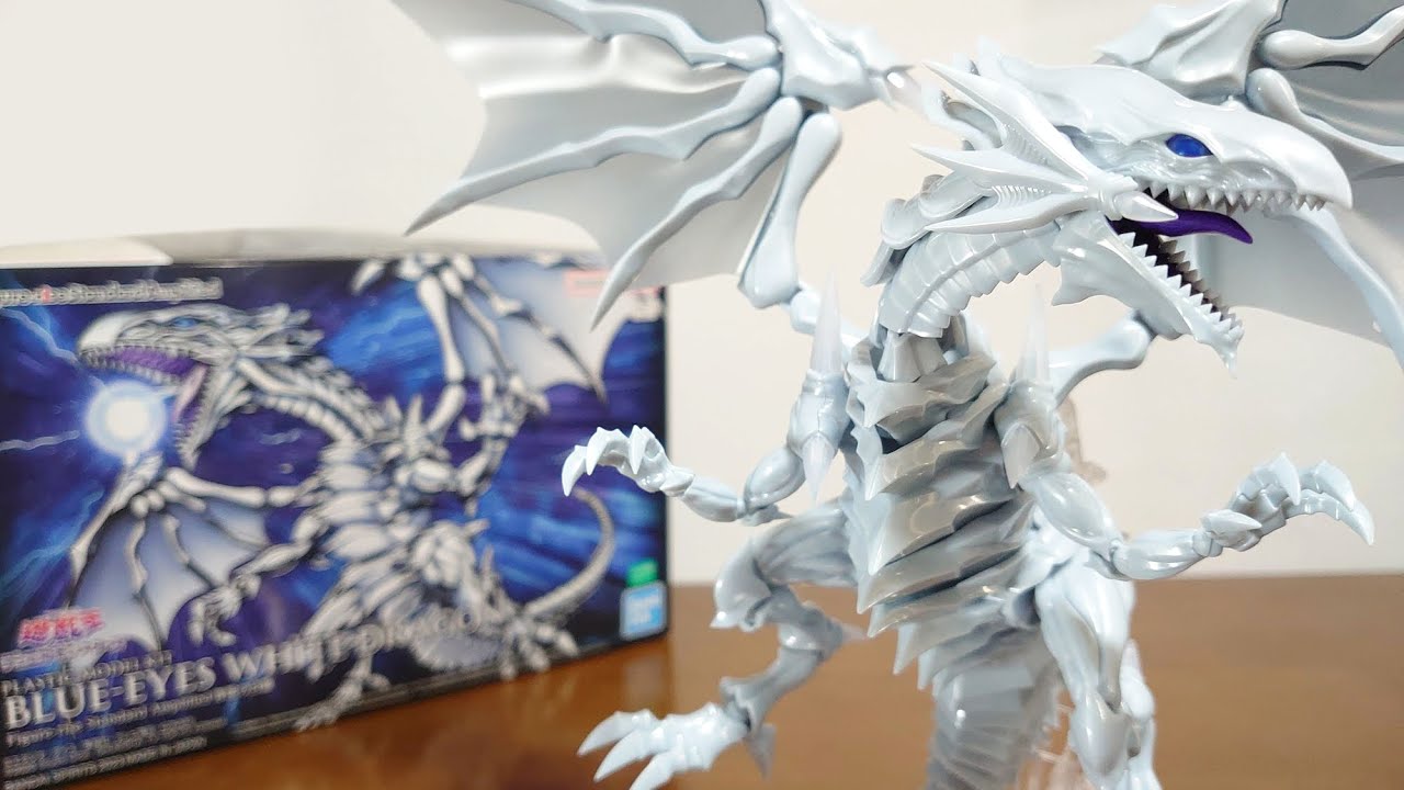 Blue-Eyes Plastic Model!) Figure-rise Standard Amplified Blue-Eyes