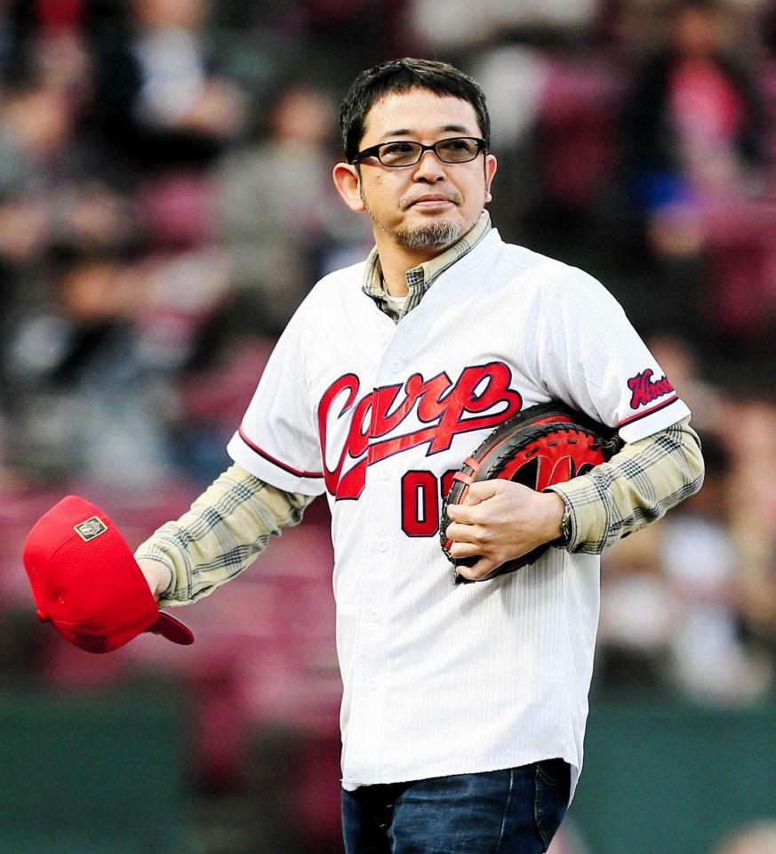 奥田民生率いるユニコーンが広島でのセCS第2戦で始球式/カープ