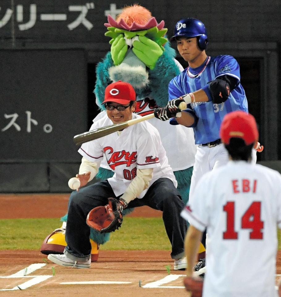奥田民生が始球式 広島の市外局番082ユニで「日本S行って」と
