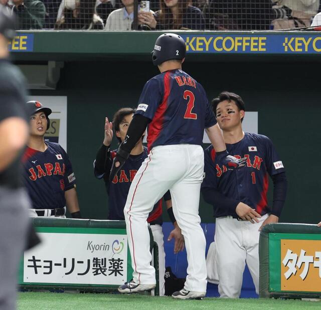 侍ジャパン 同点劇の裏で森下翔太と牧秀悟がほっこりシーン 先輩が後輩