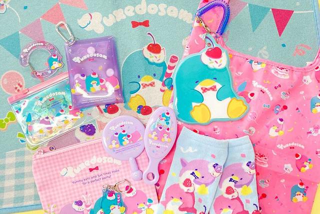 サンリオ「タキシードサム」45周年、サンキューマートにコラボグッズ