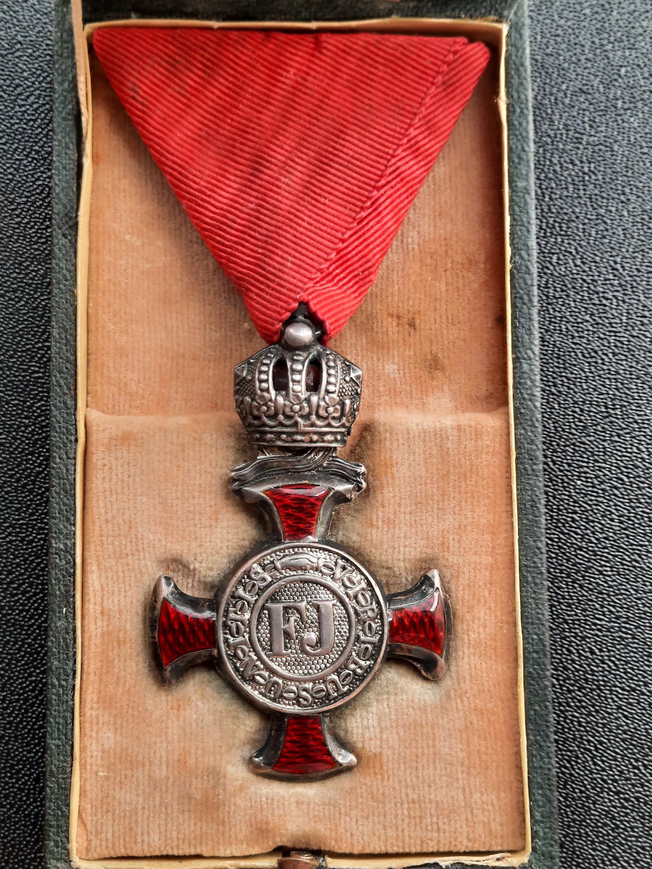 オーストリア - フランツ・ヨーゼフ勲章銀十字勲章（冠付） - Etsy 日本