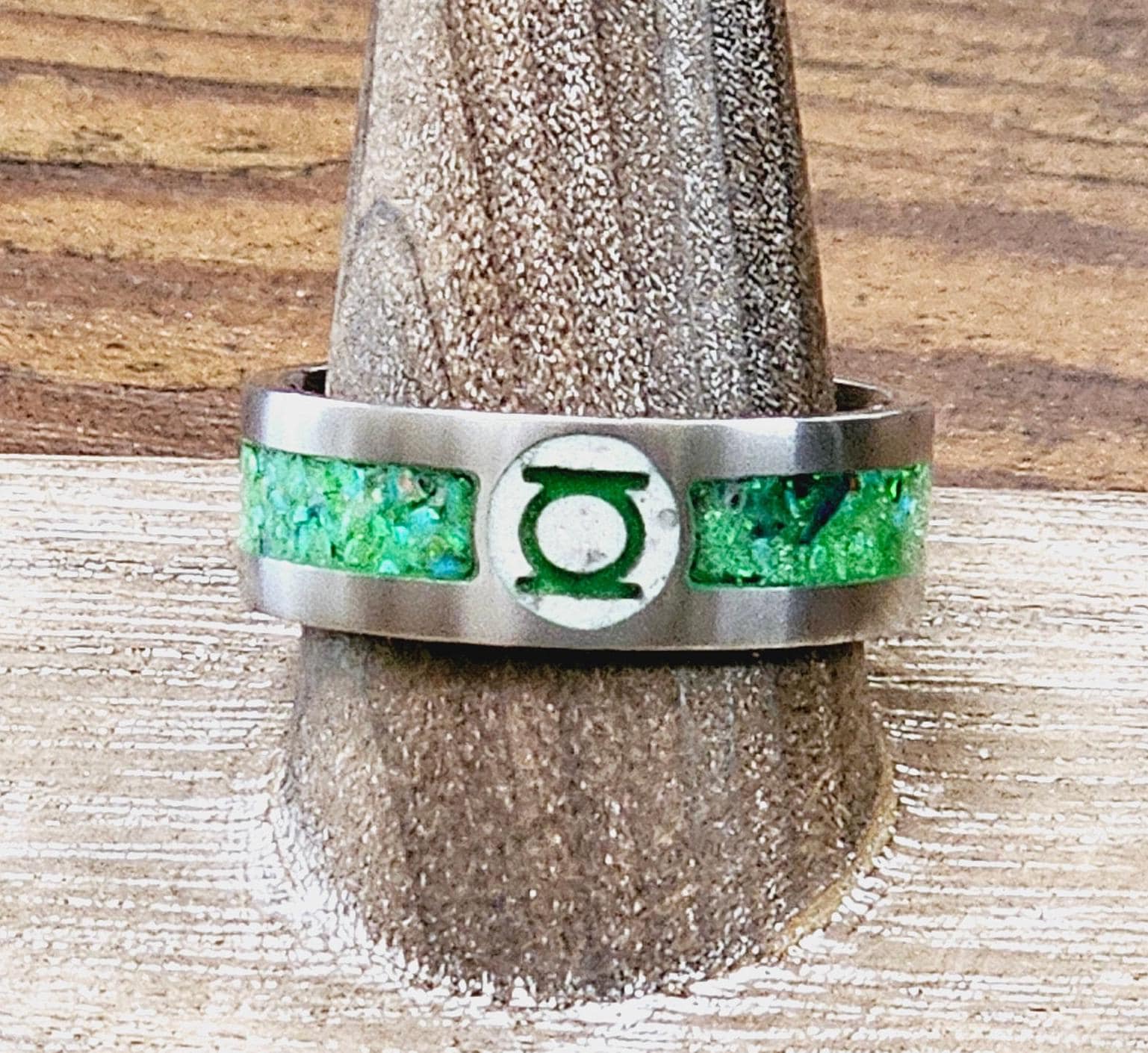 Lantern's Light Glow Ring, Green Lantern Everyday-wear Ring, Hand