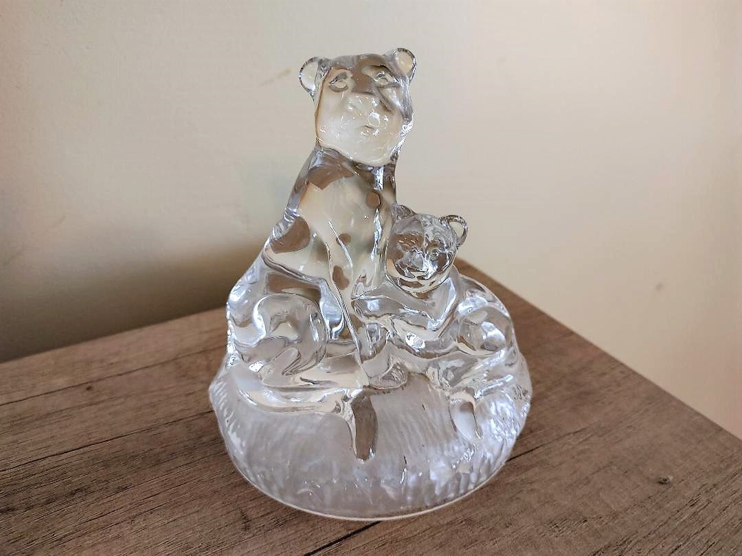 Royal Crystal Rock (RCR) Crystal Lioness and Cub Figurinemade