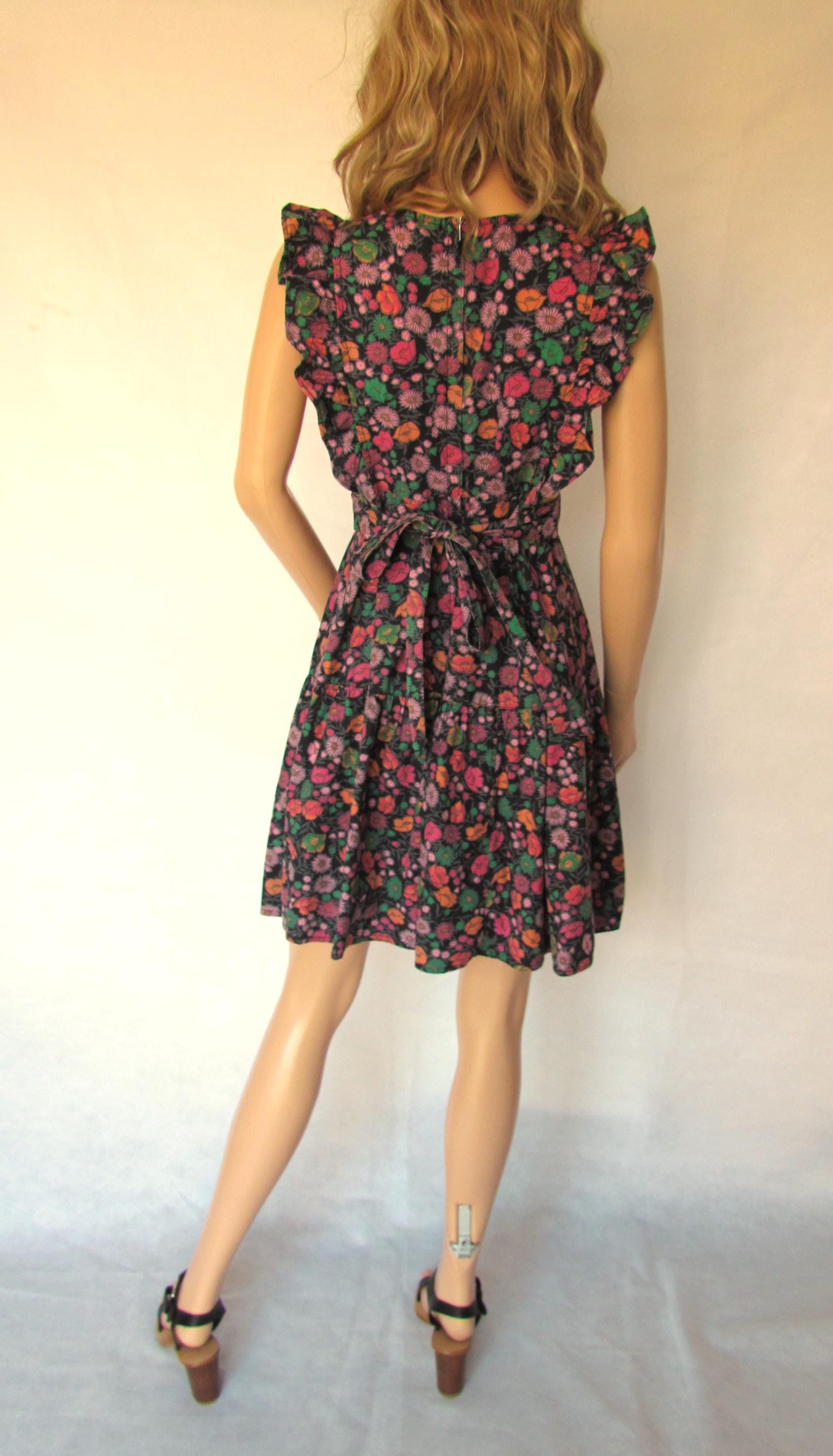 70年代ヴィンテージの夏用エプロンドレス、花柄コットン、フリル、S