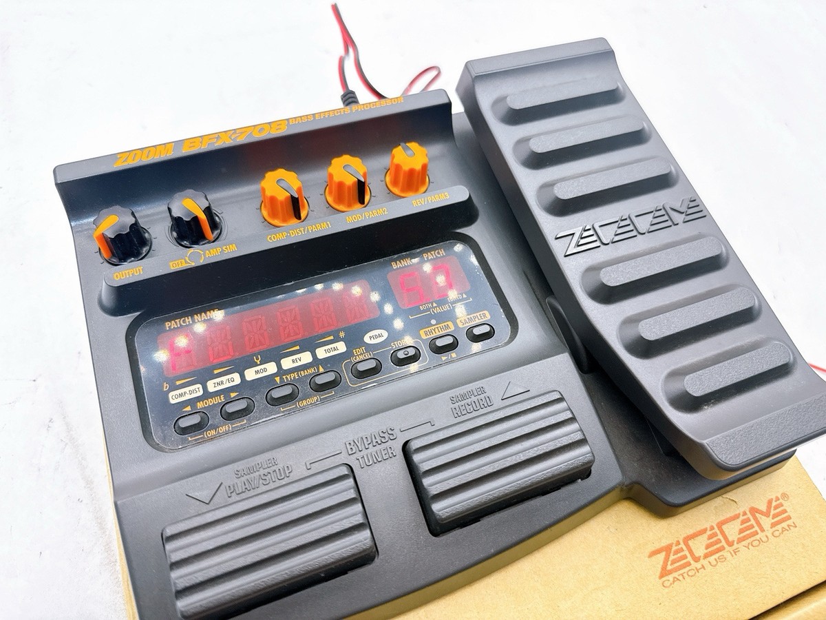 ZOOM BFX-708 Bass Guitar Pedal Digital Effects Processor Excellent