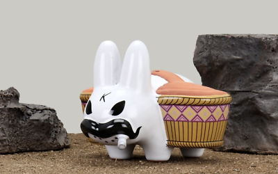 KIDROBOT - CHIA PET SMORKIN LABBIT - BY FRANK KOZIK - EXCLUSIVE