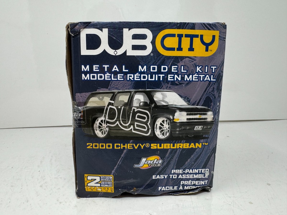 Jada Dub City 2000 Chevy Suburban Gray Metal Model Kit 1:24