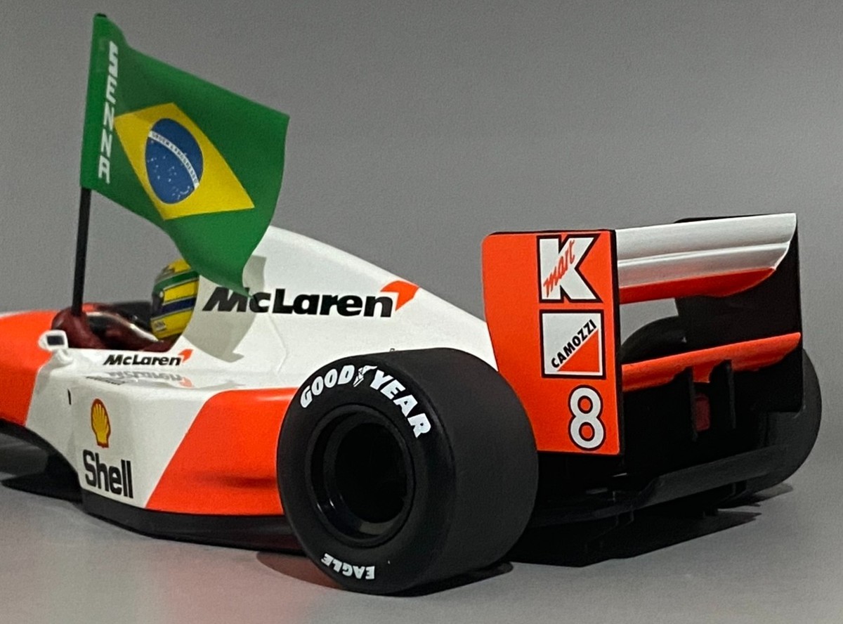 1/18 F1 Marlboro McLaren MP4/8 Ayrton Senna Racing Car Coll. 1st