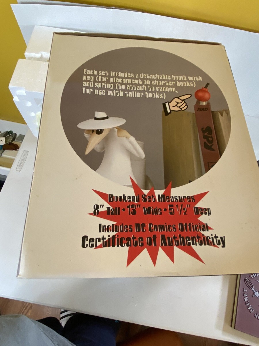 Spy Vs. Spy dc direct 342/500 Cold-Cast Porcelain bookend set mad