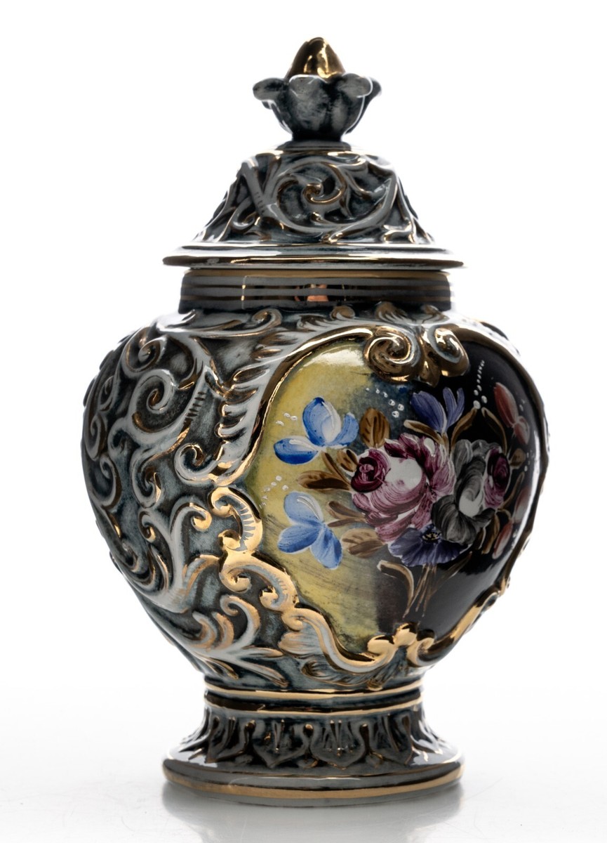 Rare Vtg 8.5in R. Capodimonte Porcelain Vase w/ Lid San Marino