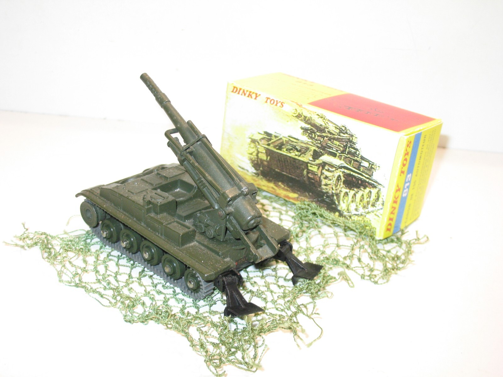Dinky 813, AMX Tank 155 Gun - Free Price Guide & Review