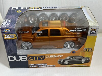 JADA DUBSHOP 2002 CADILLAC ESCALADE EXT COPPER 1:24 DIECAST KIT