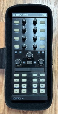 Native Instruments Traktor Kontrol X1 MK2 DJ Controller USB FX