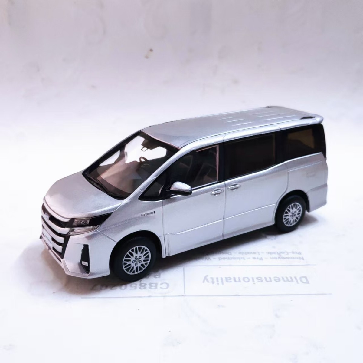 1/30 TOYOTA Noah Hybrid Si 80 NOAH 80 Version Dealer model silver