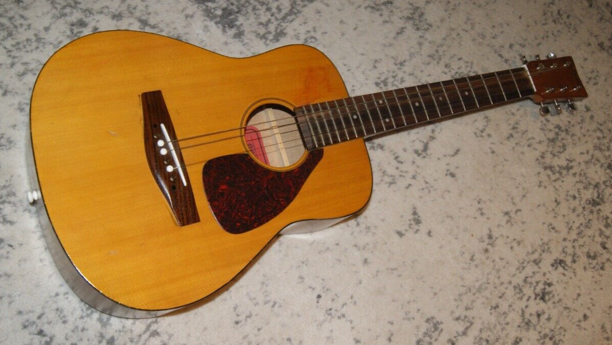 YAMAHA FG-JUNIOR JR-1 RED LABEL ACOUSTI GUITAR | eBay
