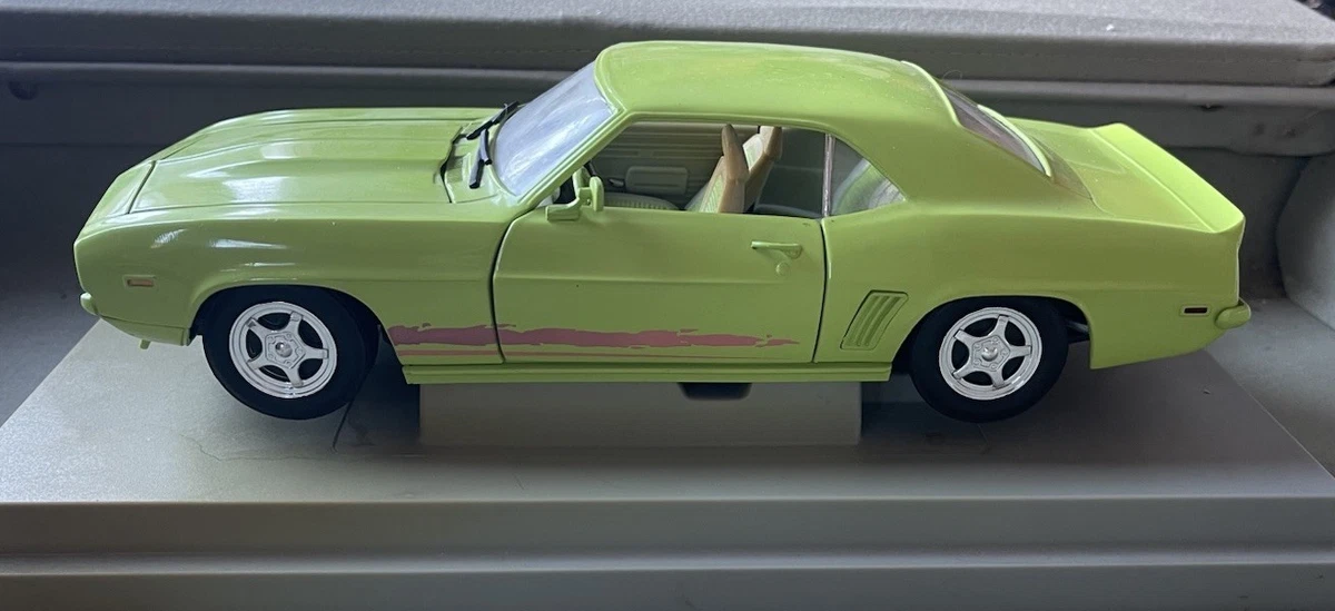 Chevrolet Camaro 1:18 Scale 1969 Vehicle Year Contemporary