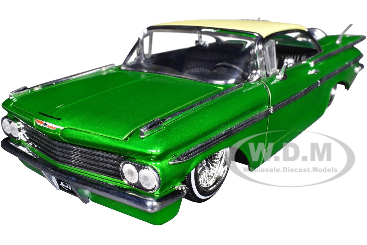 1959 CHEVROLET IMPALA LOWRIDER GREEN 1/24 DIECAST MODEL CAR BY