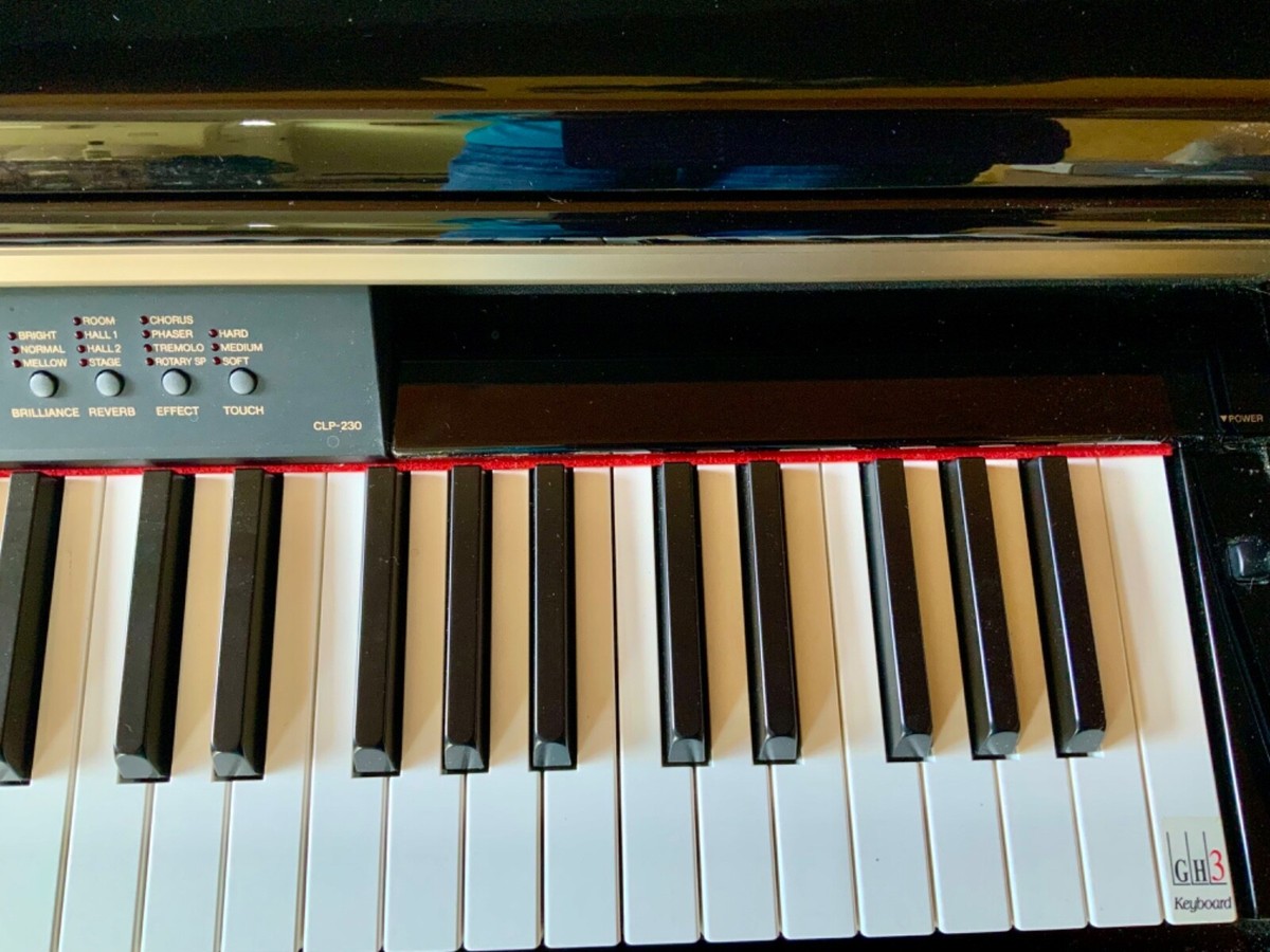 Digital piano Yamaha Clavinova CLP-230 in Ebony finish with stool