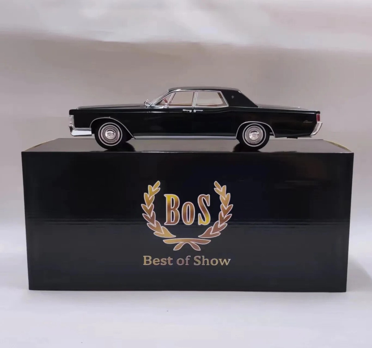 BoS models 1/18 LINCOLN CONTINENTAL SEDAN 1968 Best Of Show model