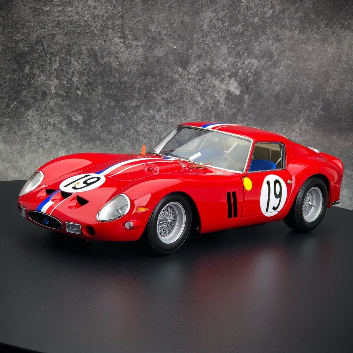 Kyosho 1/18 Ferrari 250 GTO 1962 Le Mans #19 Noblet/Guichet Red