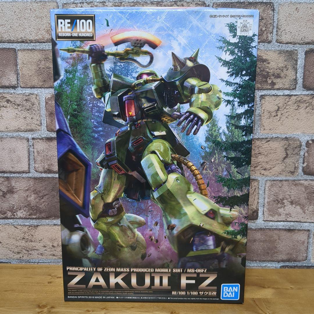BANDAI RE/100 1/100 MS-06FZ ZAKU II FZ Custom Plastic Model Kit