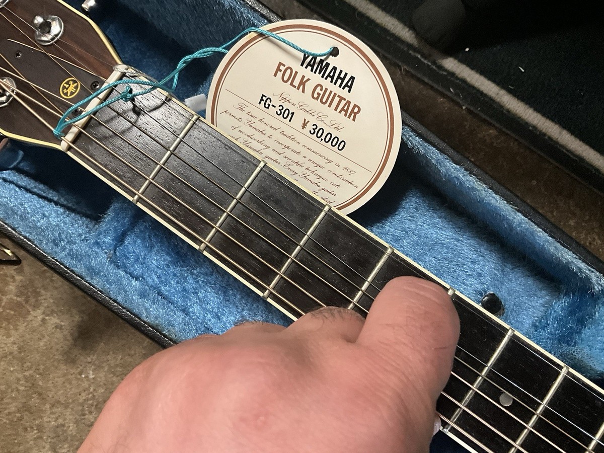 Yamaha FG301 vintage acoustic short scale guitar orange label