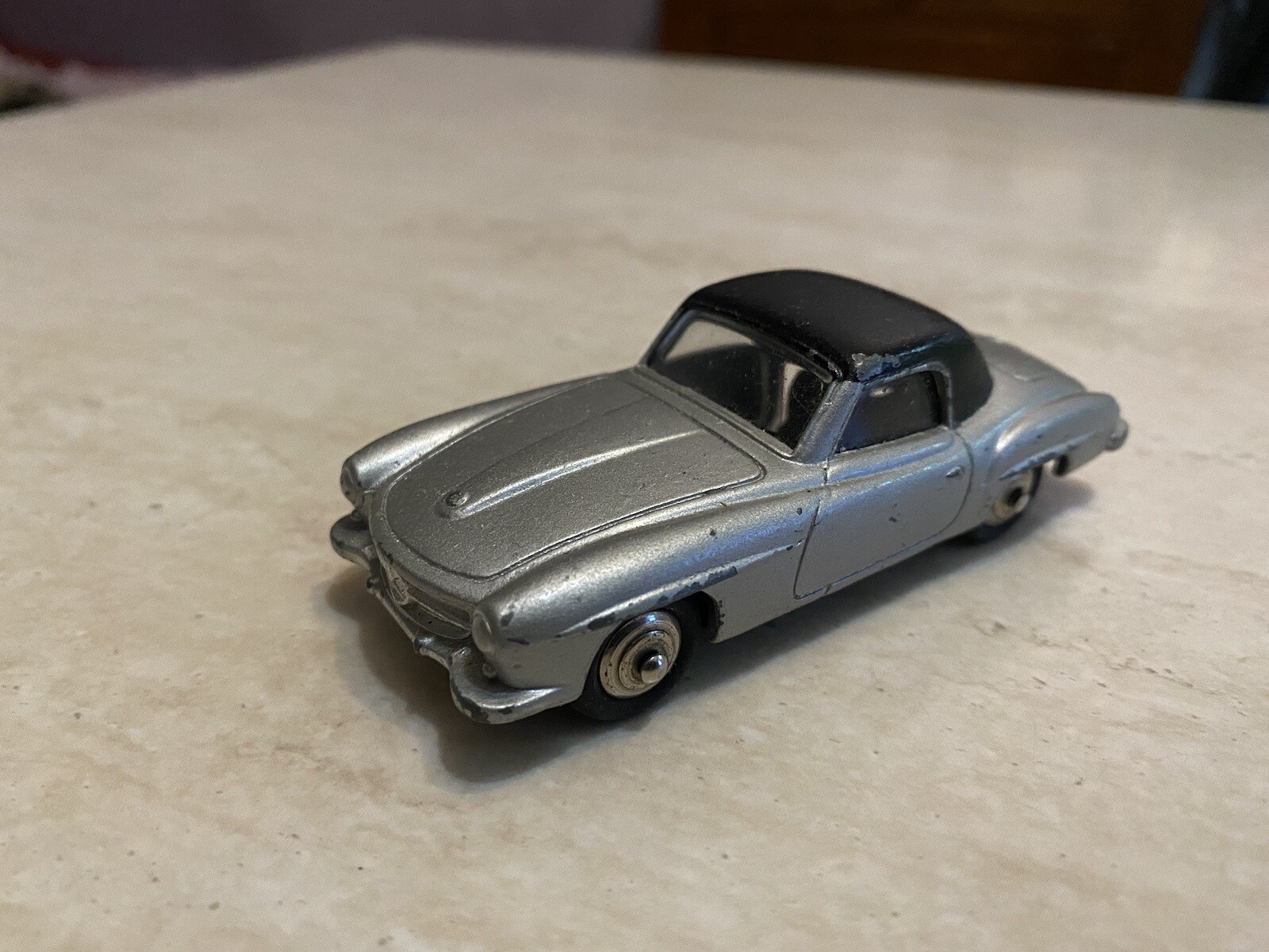 メルセデス ベンツ 190SL - フランス ディンキートイズ #526