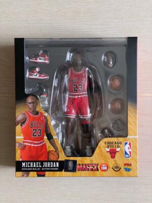 🔥 Medicom Toy MAFEX Michael Jordan (Chicago Bulls) No.100 Figure