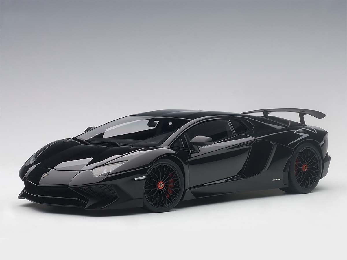 LAMBORGHINI AVENTADOR SV LP750-4 NERO ALDEBARAN GLOSS BLACK 1:18