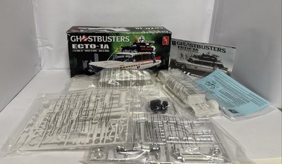 Ghostbusters ECTO-1A 1/25 AMT Model Kit Skill Level 2 Ages 10+ New