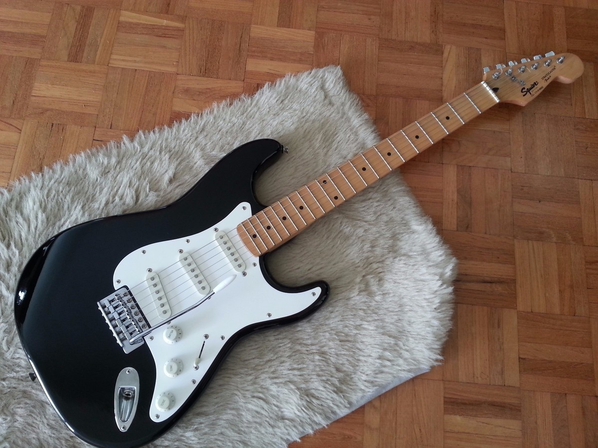 1994/95 KOREAN CORT BUILT FENDER SQUIER STRATOCASTER DELUXE