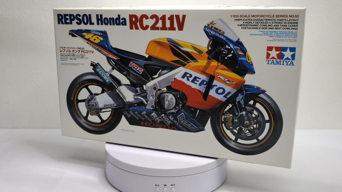 TAMIYA Repsol Honda RC211V 2002 Champion 1/12 Scale Plastic model