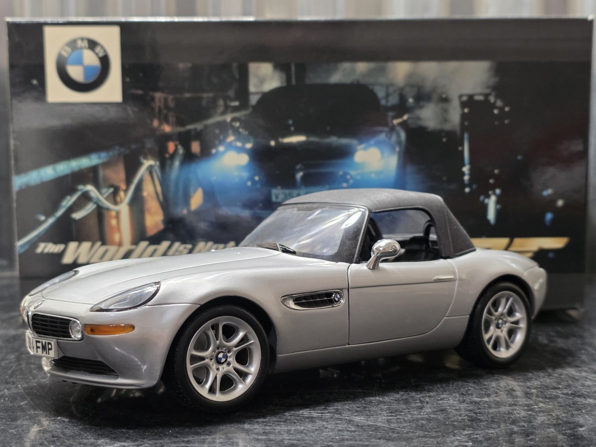 Kyosho James Bond 1999 BMW Z8 007 The World Is Not Enough 1:18