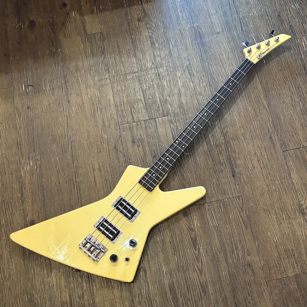 FERNANDES BXB-55 Explorer Shape White Electric Bass Guitar Used