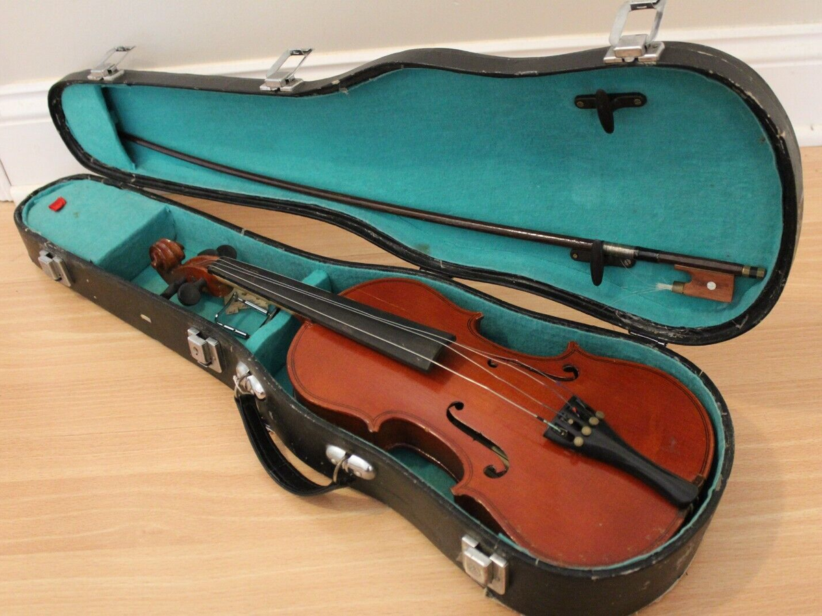 vintage violin Cremona Fecit Anno Domini 19 Case & Bow 1/2