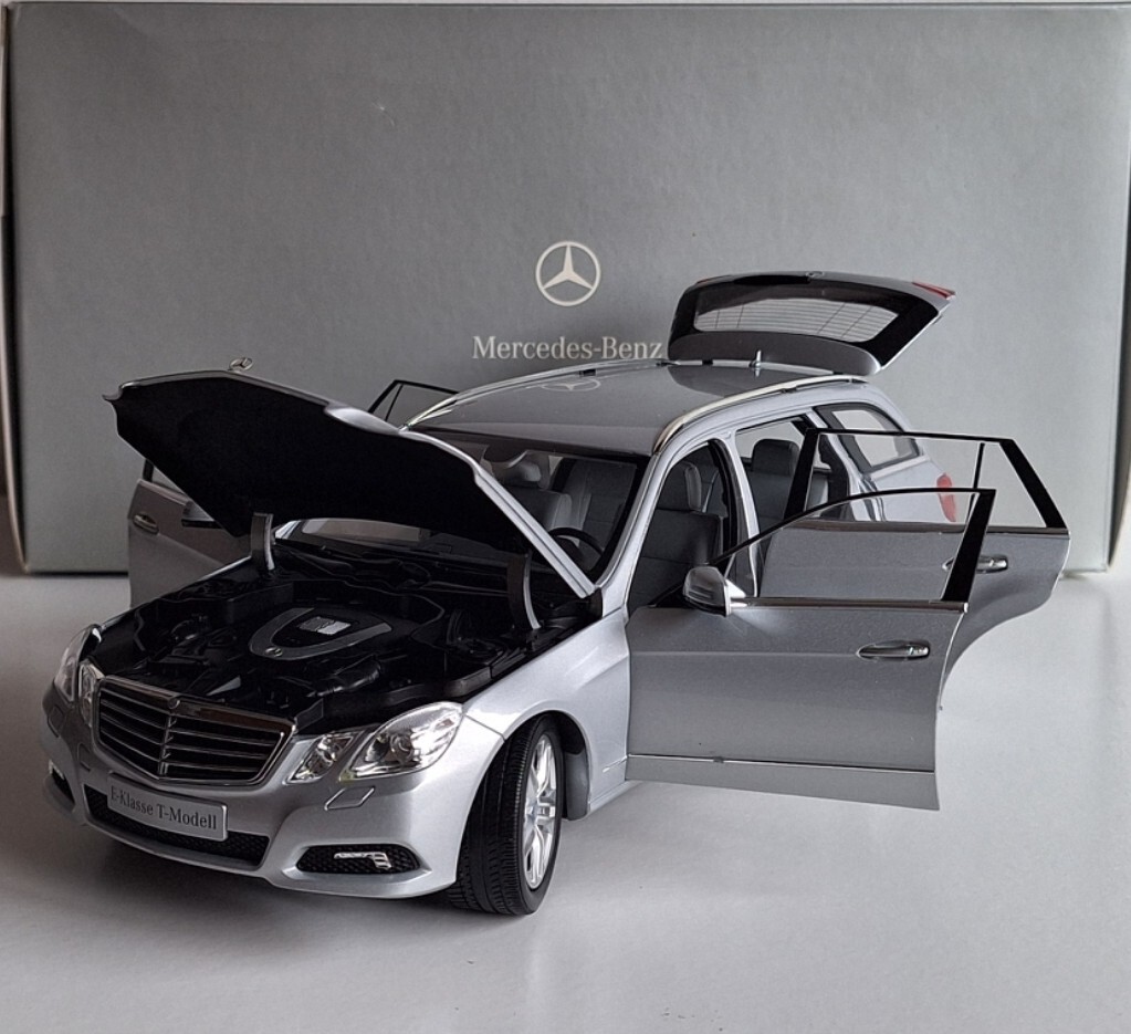 Mercedes-Benz E-Klasse Estate (W212) SW T-Model 2009 Silver 1:18