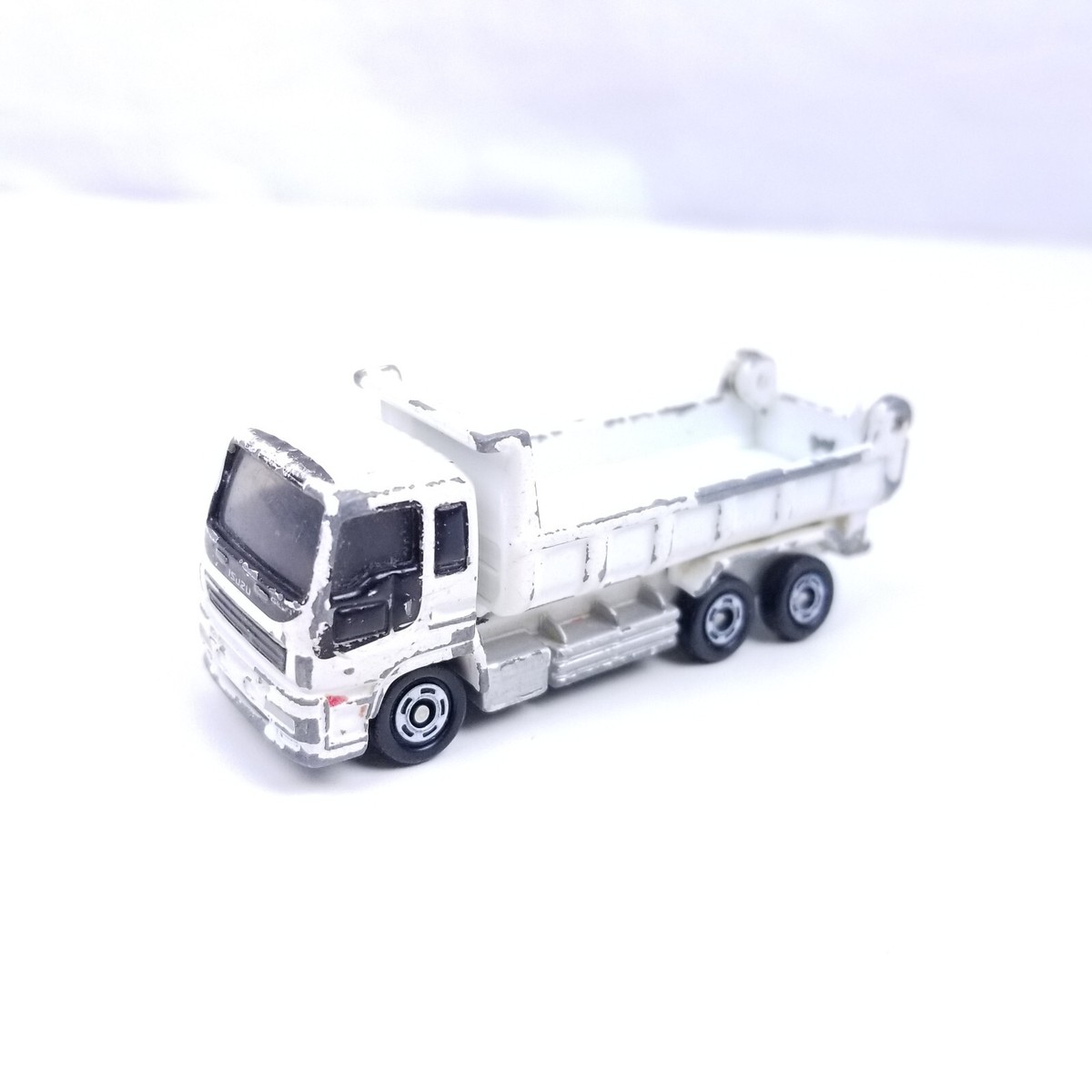 Rare Minicars Rare Tomica Isuzu Giga Dump Truck White Tipper