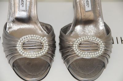 New MANOLO BLAHNIK SEDARABY BIJ 105 PEARLS Silver Wedding Wedge